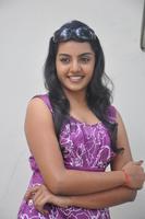 Divya Nagesh New Gallery